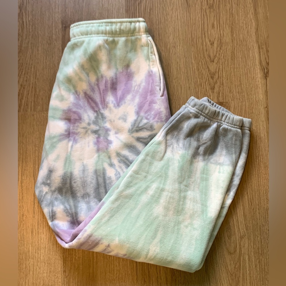 Aritzia TNA Cozy AF Jogger Sweatpants Fleece Tie Dye multi colour small